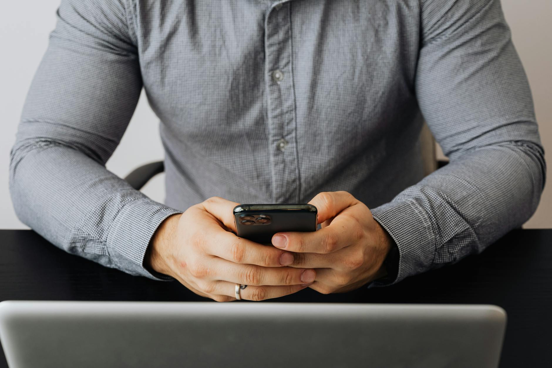 zoho cliq vs slack team messaging best practices