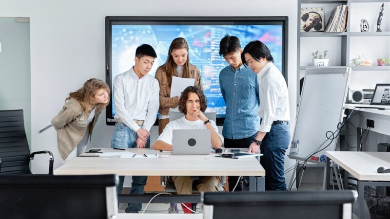 Zoho CRM and Microsoft Teams Integration: Meeting Links, Chat Notifications, and Deal Collaboration