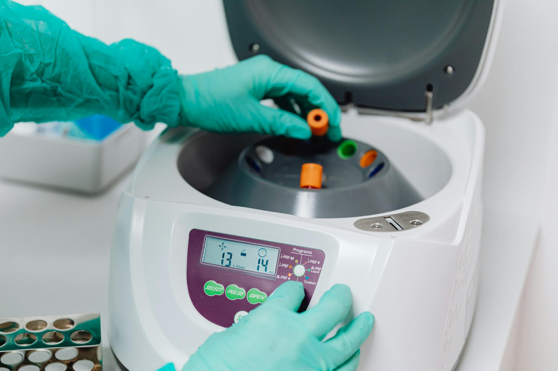 Medical laboratory diagnostic equipment