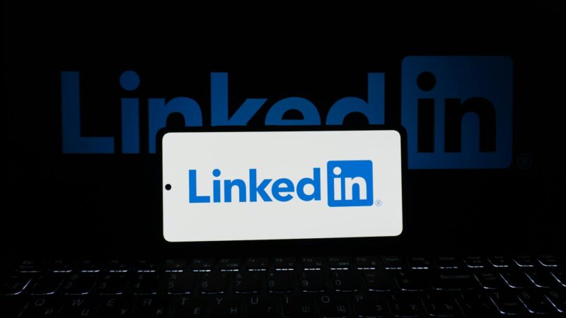 Zoho Marketing Automation and LinkedIn Ads Integration: B2B Lead Nurturing Pipeline