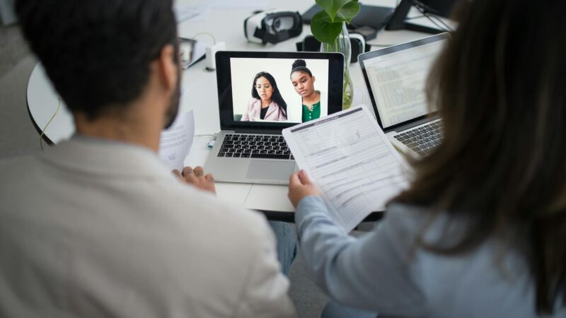Zoho Recruit and LinkedIn Recruiter Integration: Sync Candidates and Job Postings