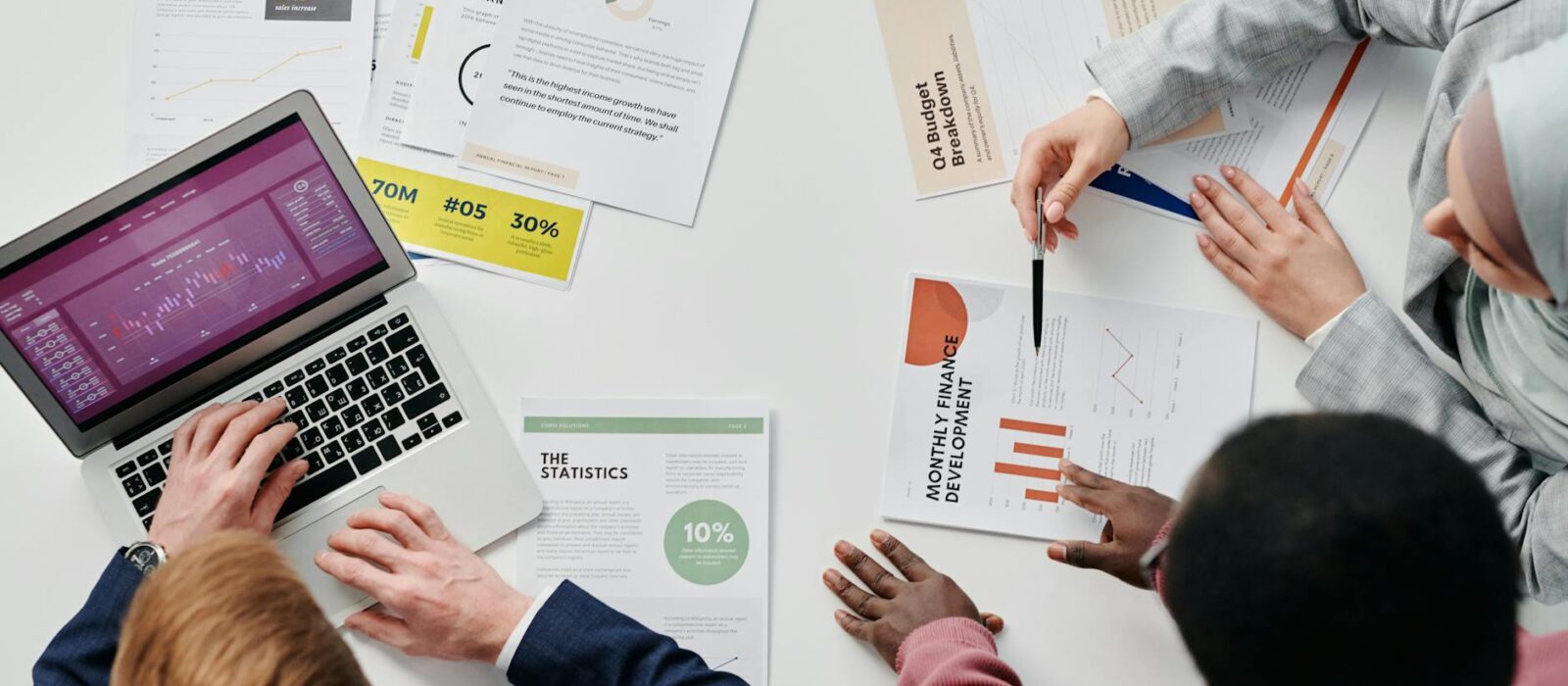 Zoho CRM Lead Scoring: How to Set Up Scoring Rules and Predictive Scoring