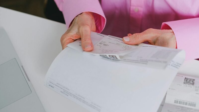 Zoho Books E-Invoicing Above Rs 5 Crore: What Changes for B2B Businesses